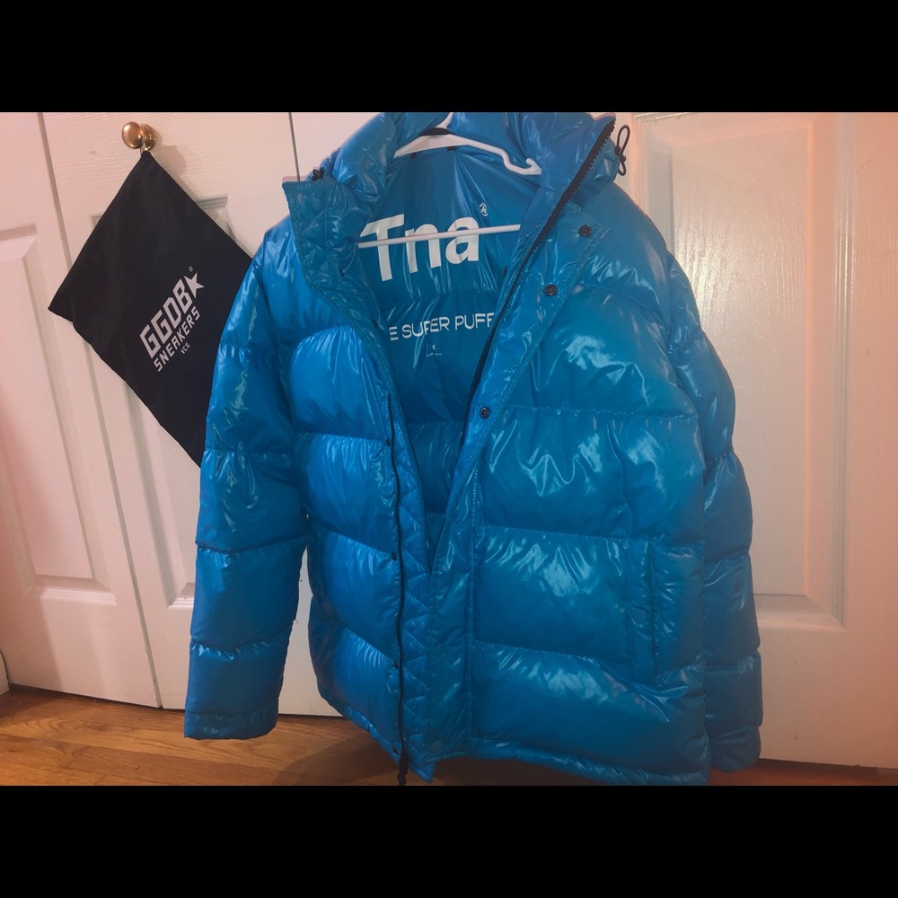 Aritzia TNA The Super Puff